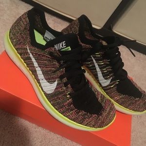Nike free flyknits